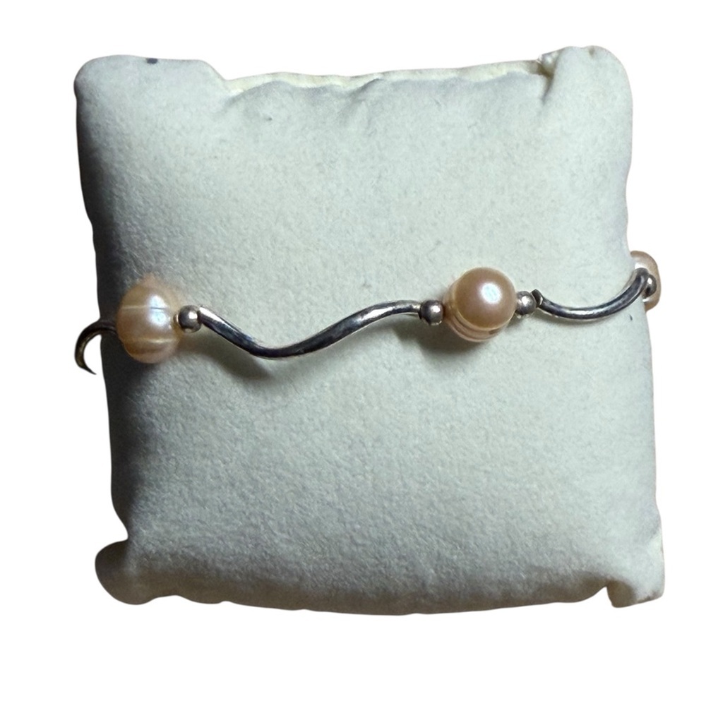 NWT Handcrafted Sterling Silver and Natural Pearl Stretch Bracelet